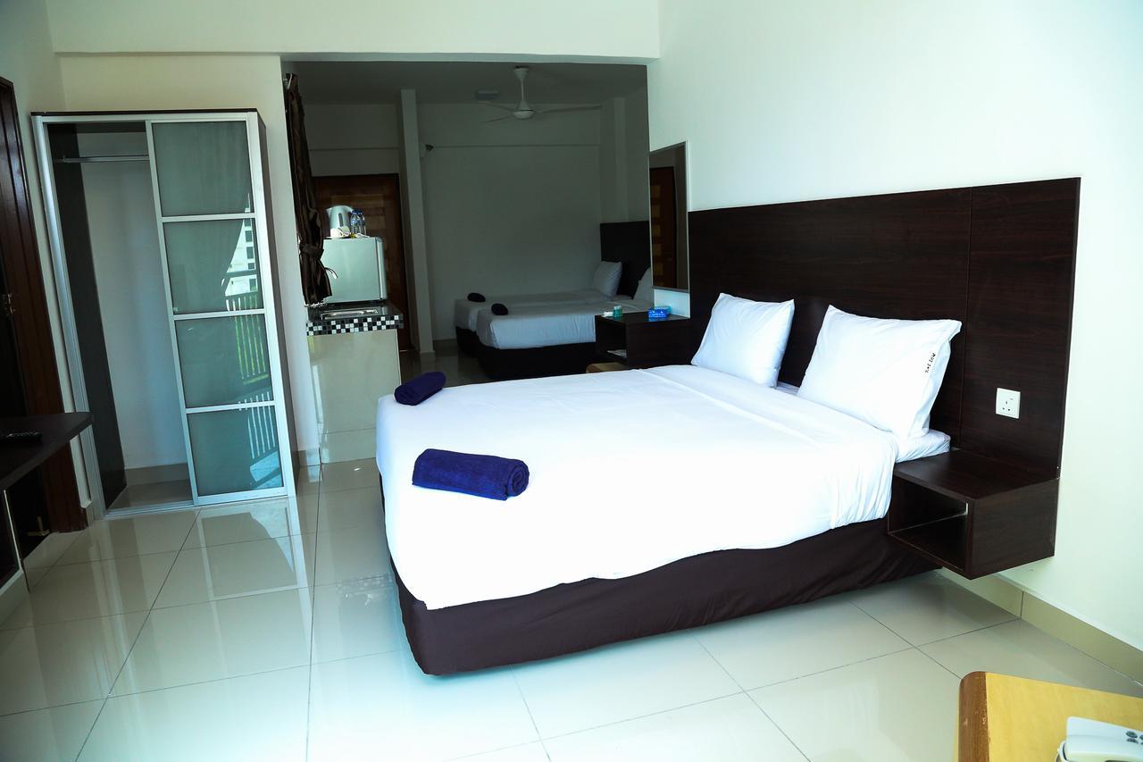 Marina Heights Resort Lumut Exterior foto